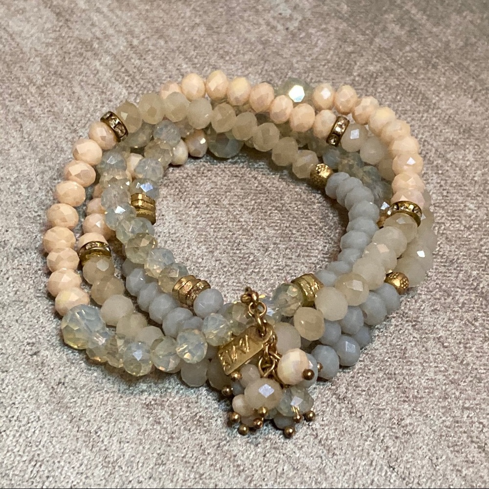 ViVI Jewelry Beaded Stretch Bracelet